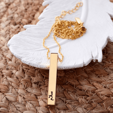 Charger l'image dans la galerie, <p style="color:#8650B0";><b>PERSONNALISÉ</b></p>Collier Prénom Arabe Vertical 3D